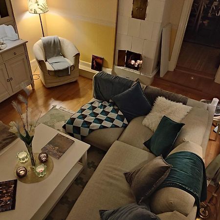 Den Unika Sekelskiftsvaningen. Apartment Norrtalje Ngoại thất bức ảnh